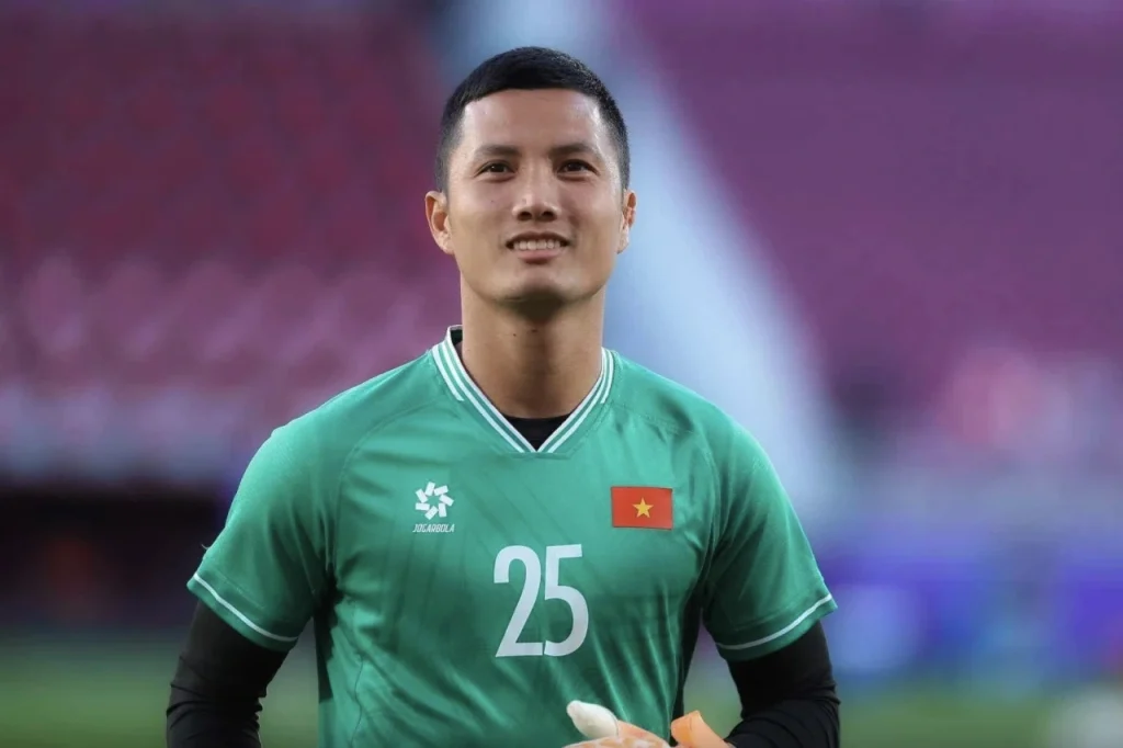 Nguyễn Đình Triệu là một trong những lựa chọn đáng tin cậy trước khung gỗ.