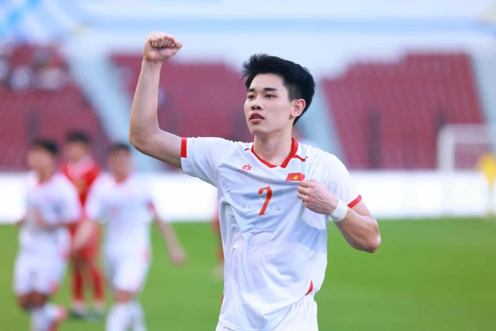 Tài năng trẻ Nguyễn Đình Bắc hiện đang có phong độ ấn tượng với khả năng tạo đột biến từ cánh trái.