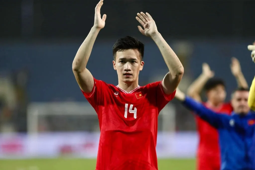 Hoàng Đức mang đến khả năng tranh chấp và không chiến ở khu vực giữa sân