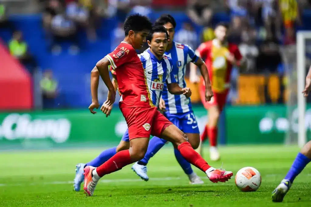 Chonburi FC đã thể hiện bản lĩnh khi lội ngược dòng thành công trước BG Pathum United với tỷ số 3-2. Ảnh: Chonburi FC