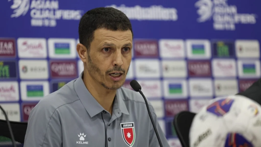 HLV Jamal Sellami - người đã đưa đội tuyển Jordan vào kỷ nguyên bóng đá mới. Ảnh: AFC