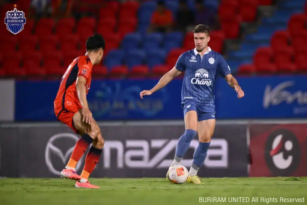 Buriram United đã có chuyến làm khách hoàn hảo khi áp đảo hoàn toàn Nakhonratchasima Mazda FC. Ảnh: Buriram United