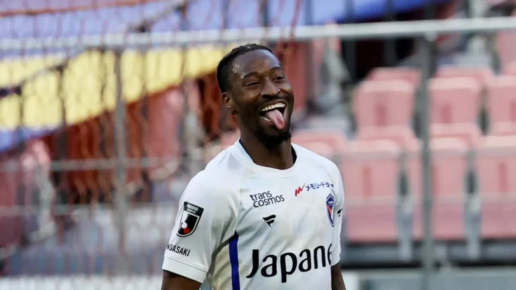 Norman Campbell (V-Varen Nagasaki)