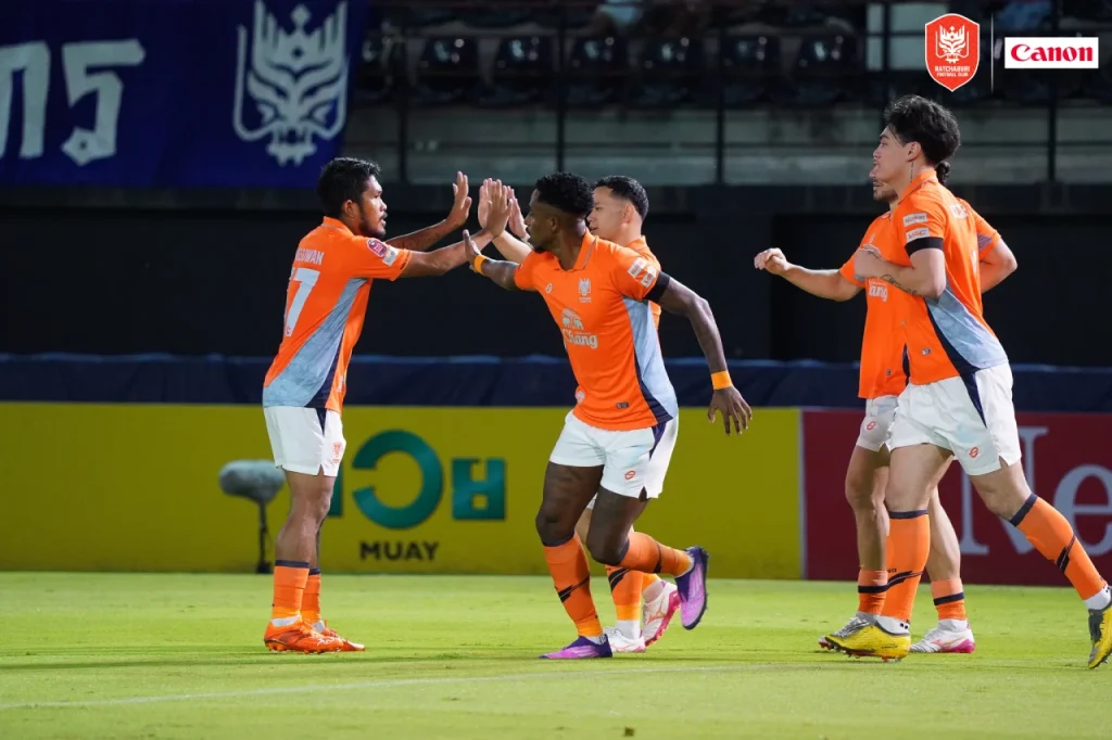 Ratchaburi FC đã khẳng định sức mạnh vượt trội bằng một chiến thắng 3-1 thuyết phục trước Uthai Thani FC.