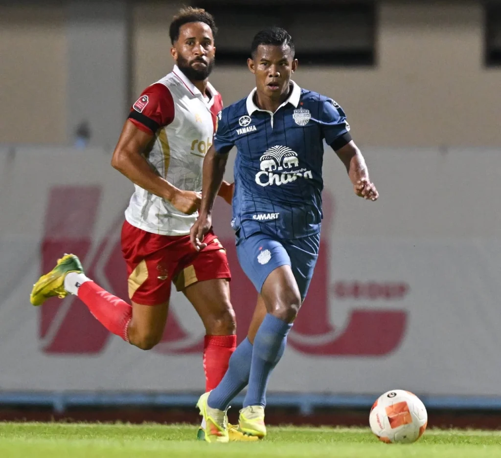 Buriram United thể hiện bản lĩnh, ngược dòng hạ gục Kanchanaburi Power FC 3-1. Ảnh: Buriram United