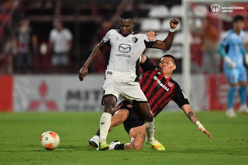 Muangthong United lội ngược dòng thắng Nakhonratchasima Mazda FC 2-1 ở trận bù vòng 20 Thai League 2025/26. Ảnh: Muangthong United
