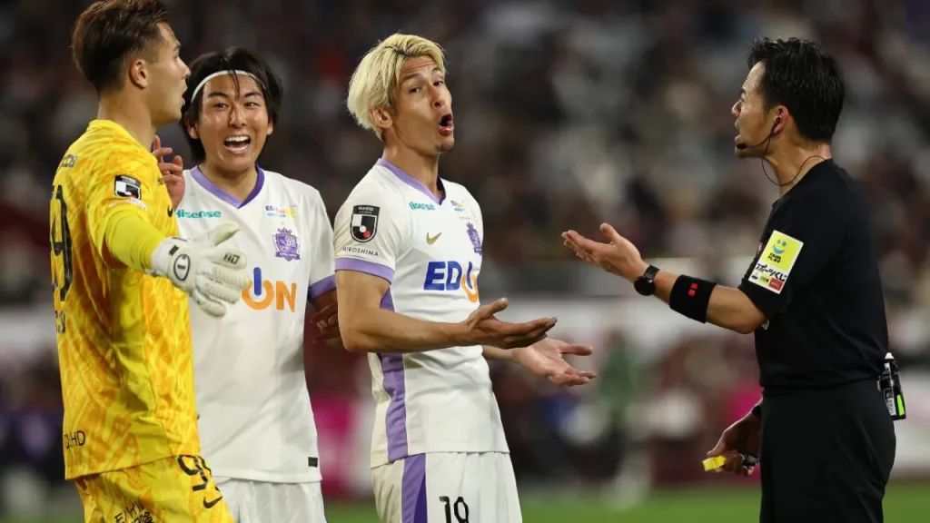 Sanfrecce Hiroshima (Hạng 7)