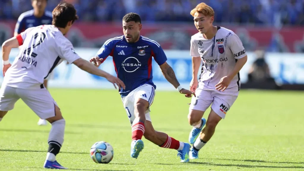 Yokohama F.Marinos (Hạng 9)