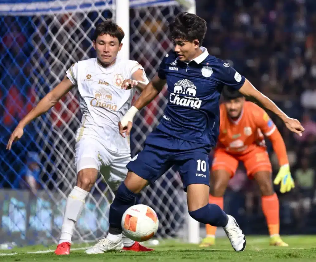 Lamphun Warriors hòa 1-1 với Buriram United ngay trên sân khách. Ảnh: Buriram United