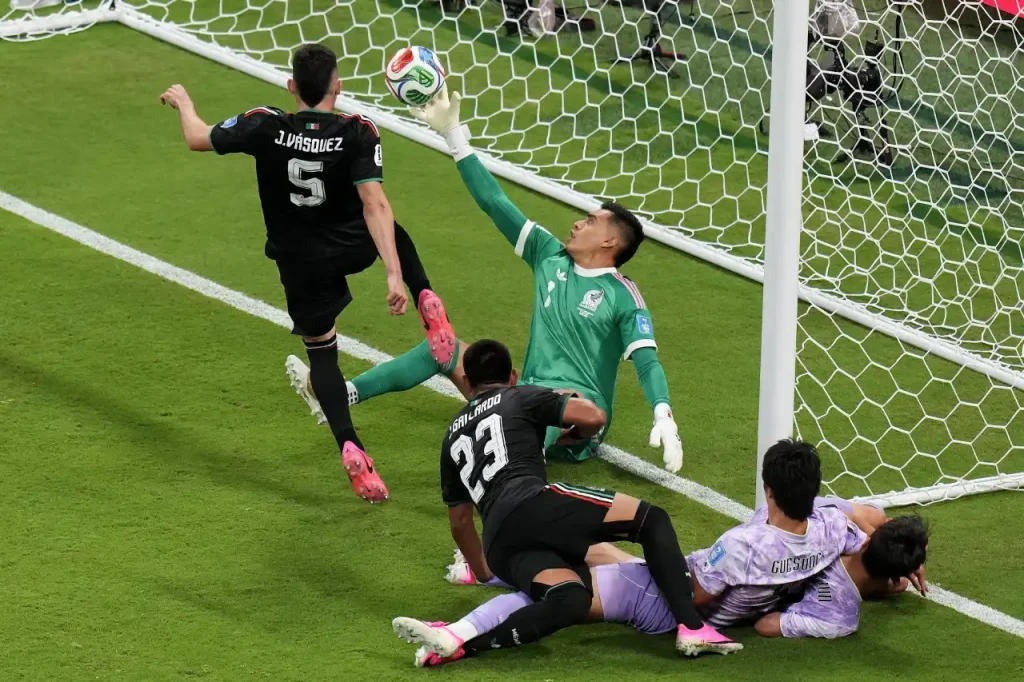 Đánh bại Hàn Quốc với tỷ số sít sao 1-0, Mexico giành vé vào vòng knock-out. Ảnh FIFA