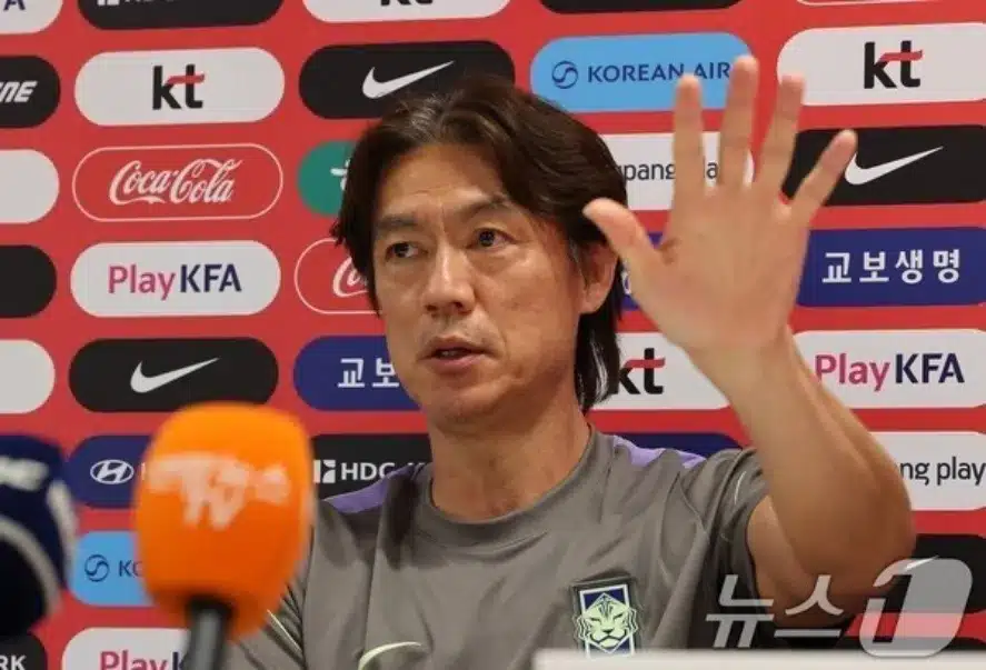 HLV Hong Myung-bo Và Những Chỉ Trích Vượt Xa Phạm Vi Thể Thao