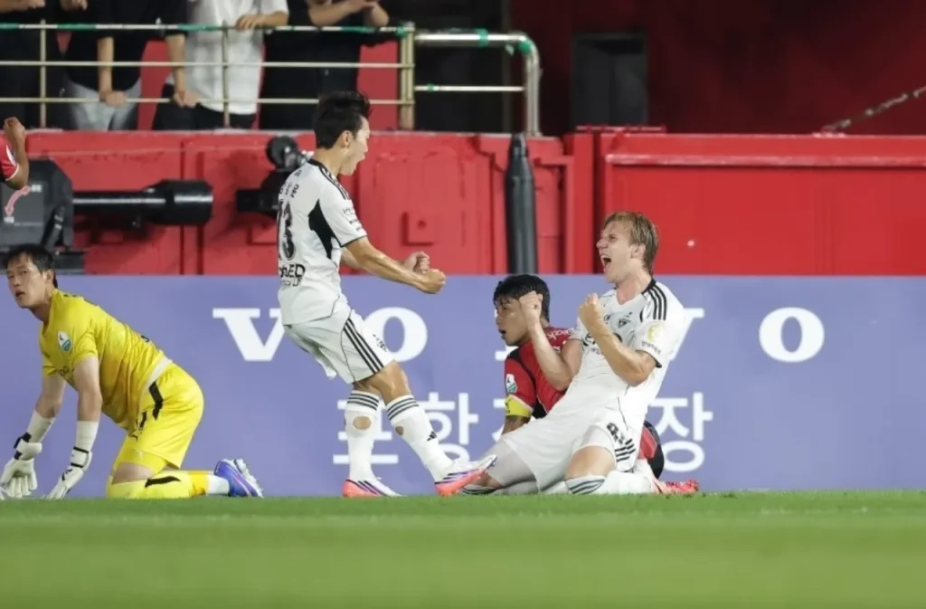 Pohang 0-2 jeonbuk vòng 20 k league 2026