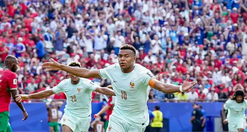 Đội tuyển Pháp đánh bại Maroc 2-0, chính thức vào vòng bán kết. Ảnh: FIFA