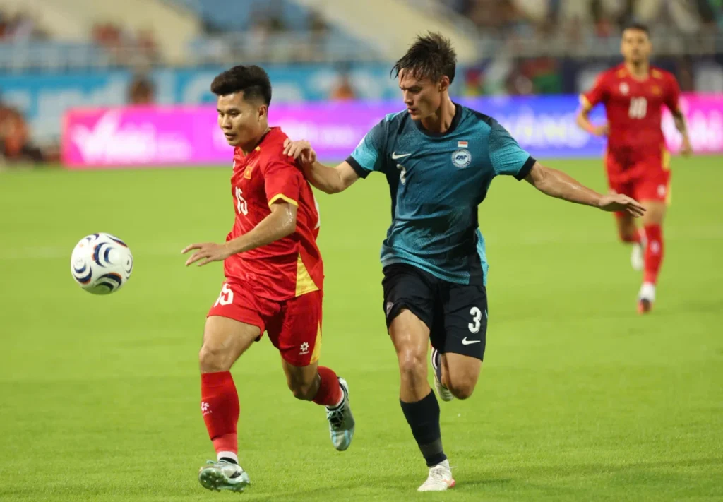 Phung phí hàng loạt cơ hội, tuyển Việt Nam chia điểm 0-0 trước Singapore ngay trên sân nhà. Ảnh: VFF