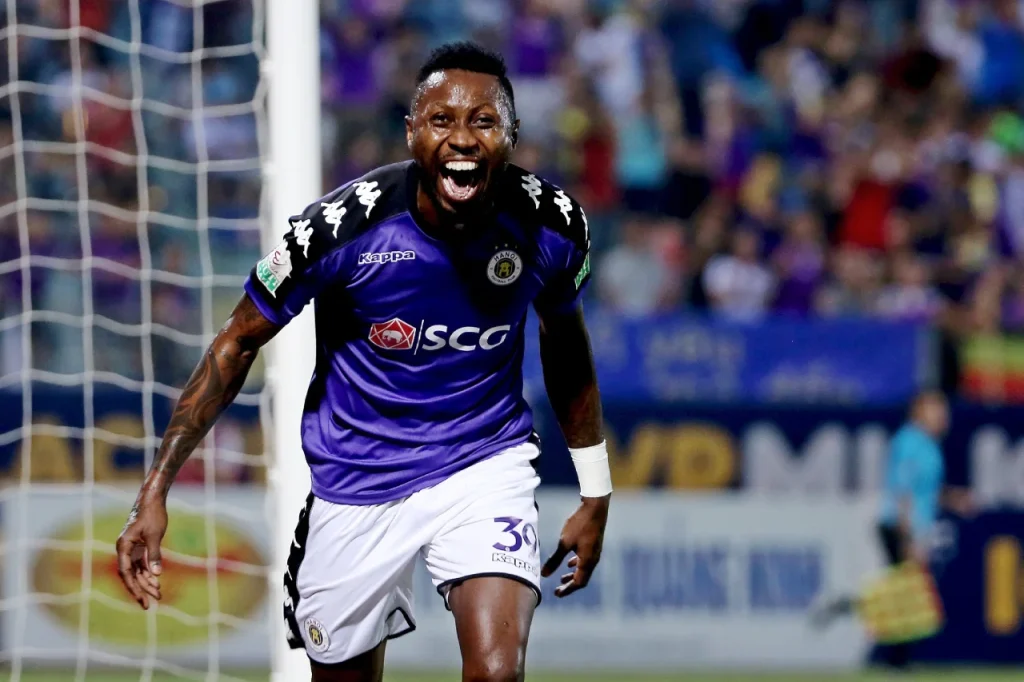 Hoàng Vũ Samson giành 3 chức vô địch V-League cùng Hà Nội T&T. Ảnh: Hà Nội FC