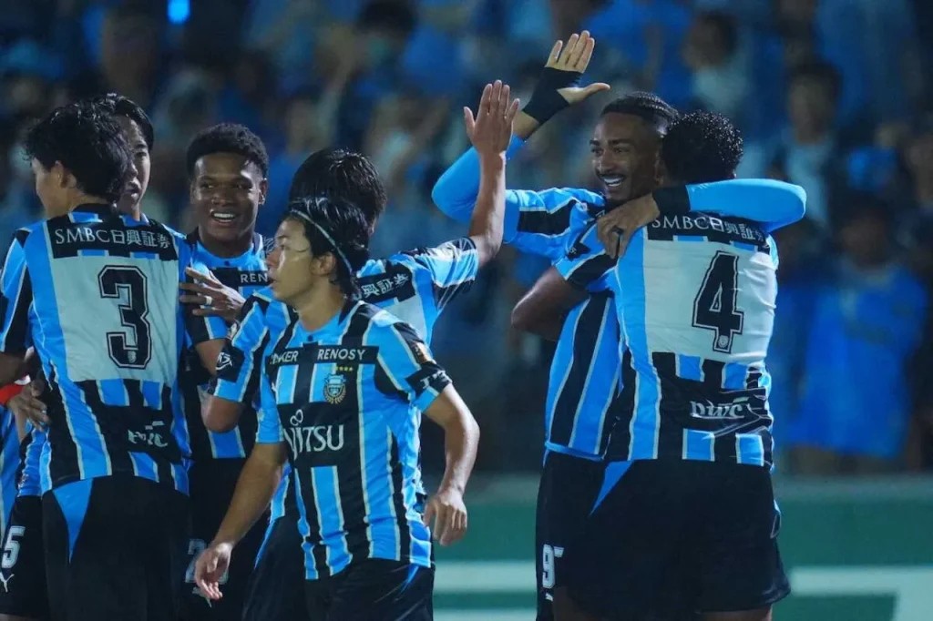 Kawasaki Frontale có được chiến thắng đầu tiên ở mùa giải mới, sau khi vùi dập JEF United Chiba với tỉ số 4-2.