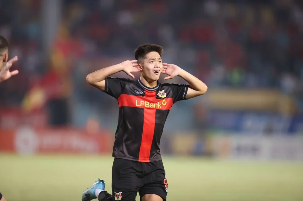 Nguyễn Quốc Việt được Ninh Bình FC mua đứt và tiếp tục thi đấu cho mùa giải mới. Ảnh: Ninh Bình FC