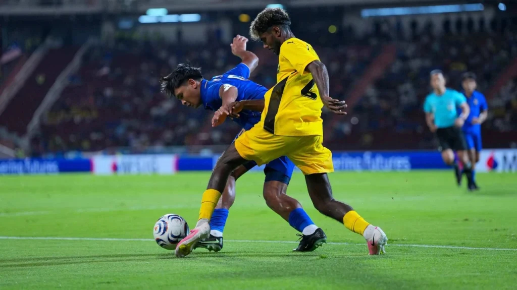 Thái Lan đánh bại Malaysia 2-0, chính thức vươn lên ngôi vị nhất bảng. Ảnh: ASEANCup