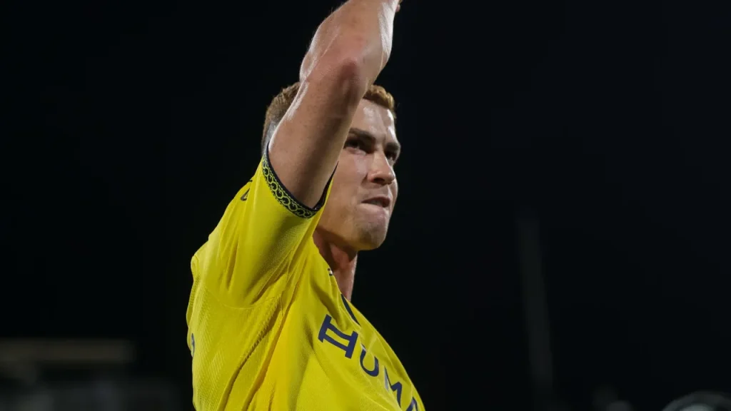 Ronaldo cán mốc 103 bàn thắng sau 107 trận đấu cho Al Nassr.