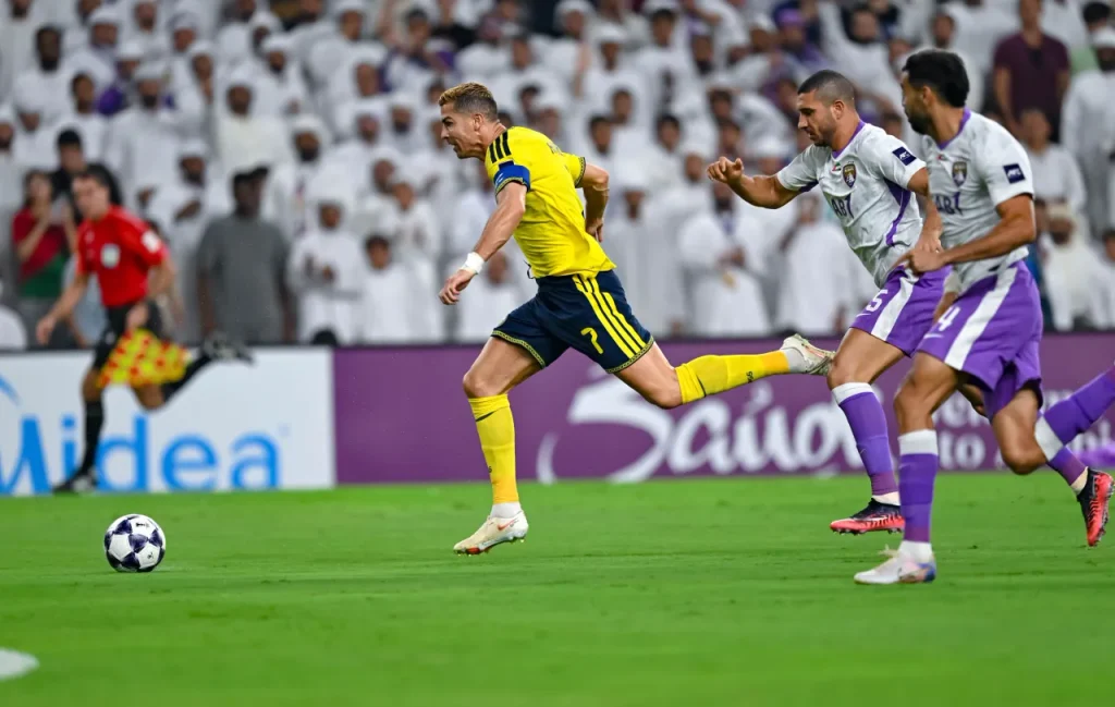 Ronaldo không thể tỏa sáng trong ngày Al Ain chơi trên cơ so với Al Nassr.