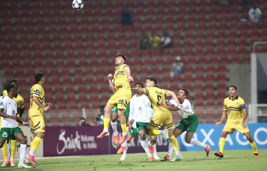 Al Taawoun chia điểm với Al Nahda với tỉ số 1-1.