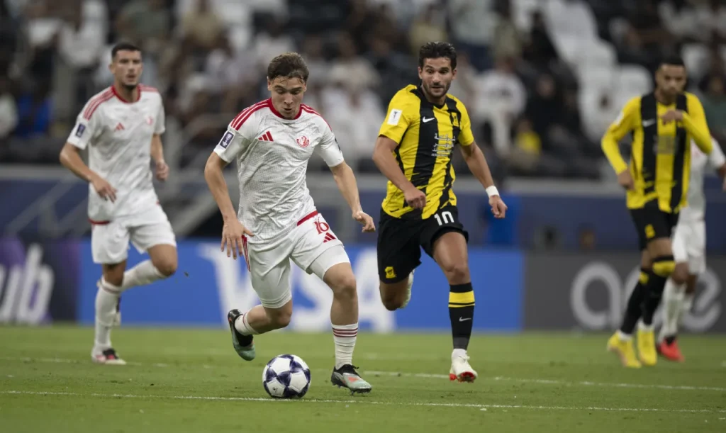 Al Ittihad chỉ có được 1 điểm trên đất Qatar.