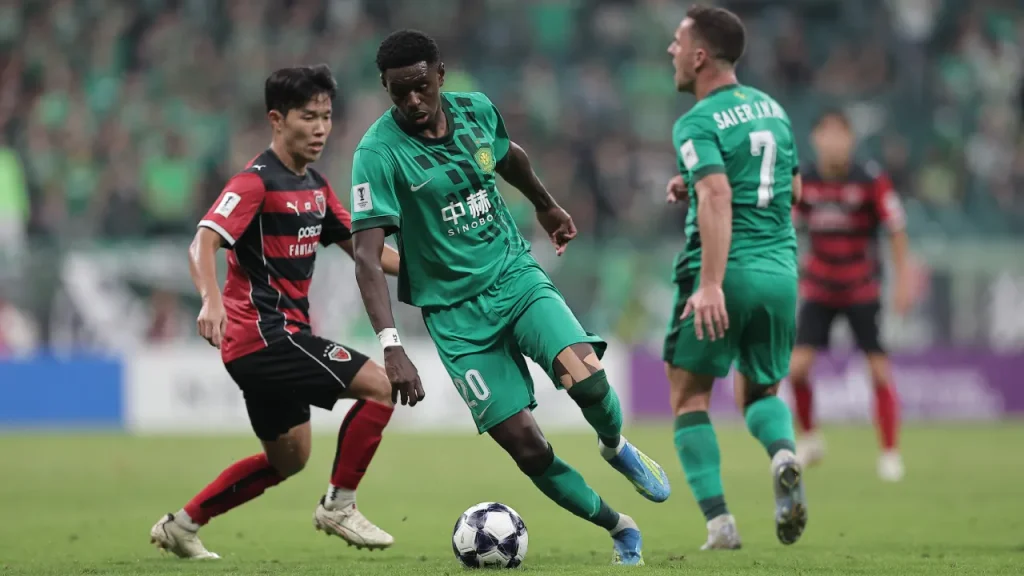 Beijing Guoan thắng dễ Pohang Steelers trong ngày ra quân.