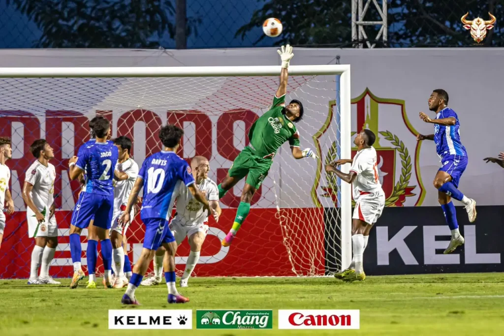 Lamphun Warrior nhận thất bại 1-4 ngay trên sân nhà khi tiếp đón Uthai Thani.