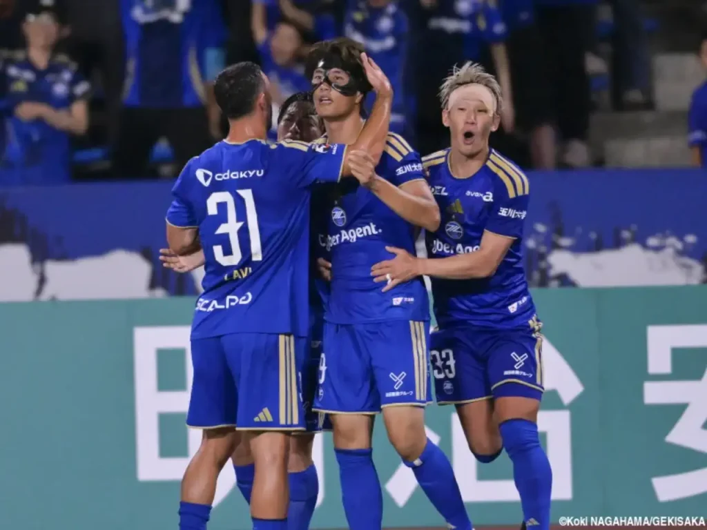 Machida Zelvia xây chắc ngôi đầu nhờ màn lội ngược dòng trước Kawasaki Frontale.