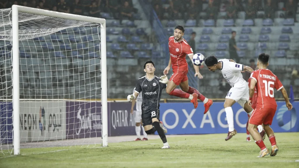 Thể Công - Viettel chia đôi điểm số với Melbourne Victory trong một trận cầu hòa 1-1 giằng co.