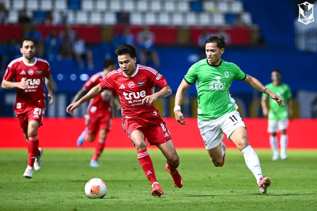 BG Pathum United ôm hận thua 2-3 trước True Bangkok United bằng quả phạt đền.