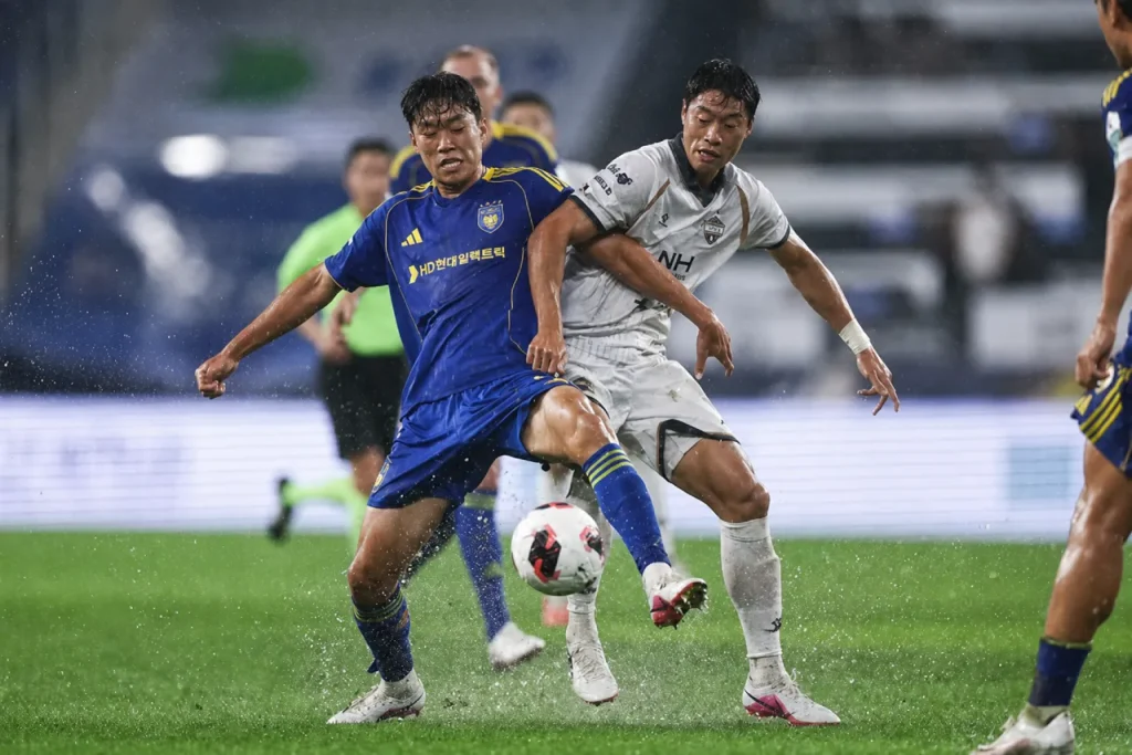 Đánh bại Gimcheon Sangmu, Ulsan HD chấm dứt chuỗi 3 trận thất bại liên tiếp tại K League.