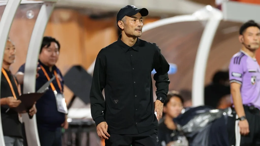 Yoshiyuki Kobayashi của JEF United Chiba đang đứng trước nguy cơ xuống hạng rất cao ở mùa giải năm nay.